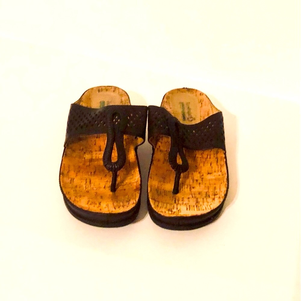Bare Traps(Memory Foam) Size 10 Thong Sandals - image 3